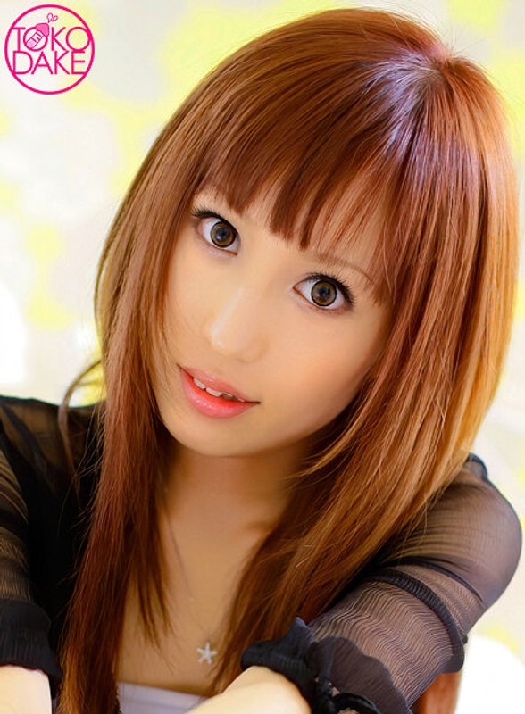 【衝撃デビュー】貧乳だけど剛毛マ○コの新人ちゃん、デビュー初セックス！大きな瞳の剛毛ちゃんマ○コを奥まで激しくピストン。ソファの上で騎乗位突上げ＆対面ピストン。バックでスレンダーボディをたっぷり突いて、正常位ピストンで最後は胸射！ かなみ芽梨｜td034dv01160