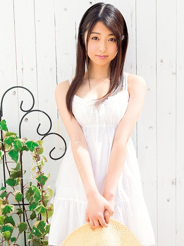 【衝撃デビュー】【特価】クールビューティー「白糸りん」ちゃん、そんなりんちゃんの処女喪失の瞬間を見届けよ！挿入されるも「痛い」を連発、それでも動かすも「痛い」と絶叫。そんなりんちゃんへ角度を変えて再び挿入。…｜td016dvaj00240