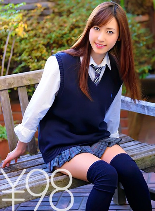 【衝撃デビュー】【お得】美少女真帆ちゃんのデビューセックス。緊張の初挿入も、気持ちイイという真帆ちゃん。正常位から自分で挿れる片足上げ立ちバック。愛液たっぷりチ○ポをフェラして、立ちバック。正常位での高速ピストンから、人生初大量顔射＆初お掃除フェラ うるや真帆｜td024dv01239